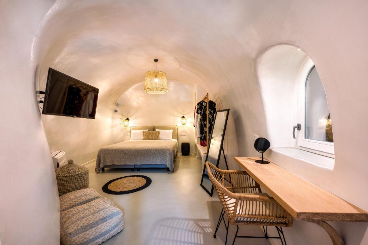 Hill Suites Fira  Bagian luar foto