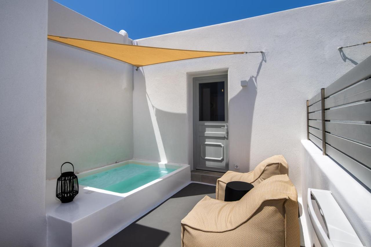 Hill Suites Fira  Bagian luar foto